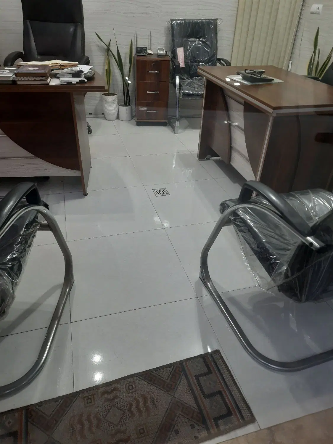 رهن و اجاره مغازه ۱۰۰ متری