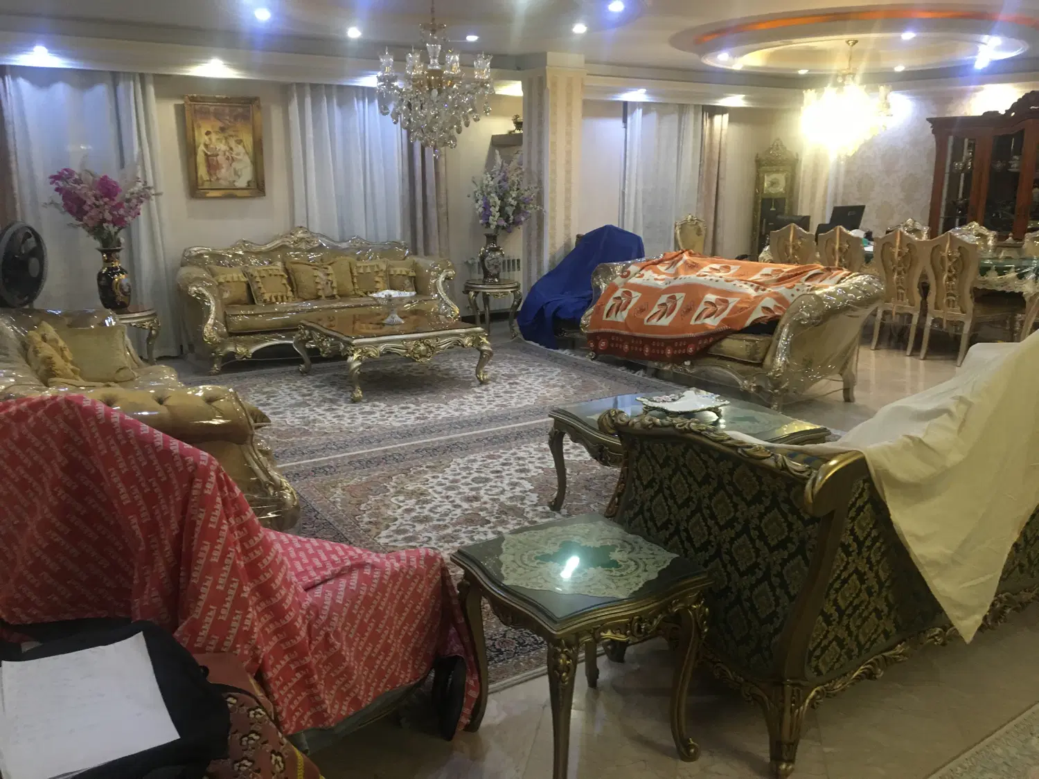 ۲۱۵ متر  تکواحدی صادقیه اباذر زیر قیمت فوری