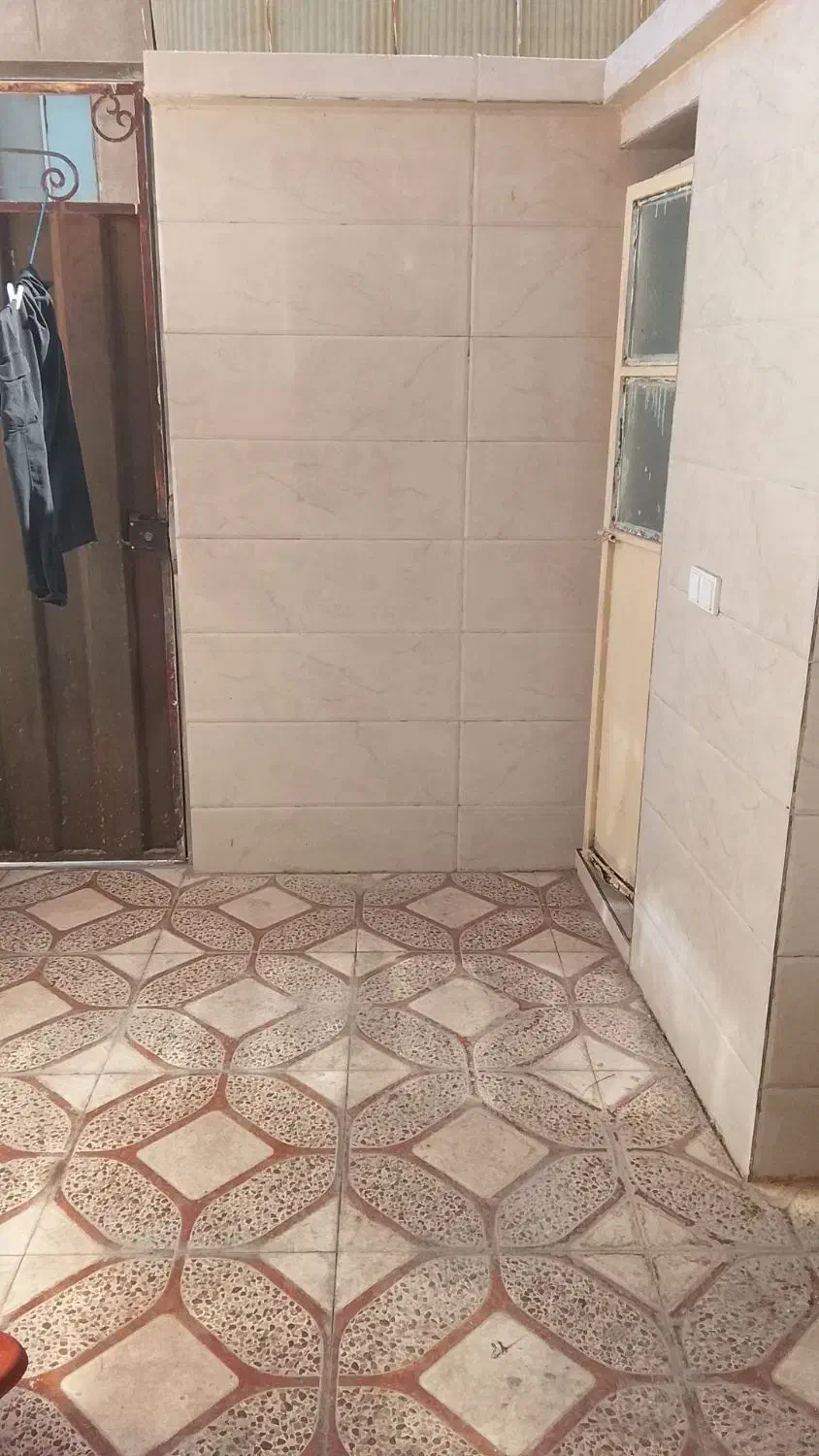 همکف حیاط دار عالیشهر