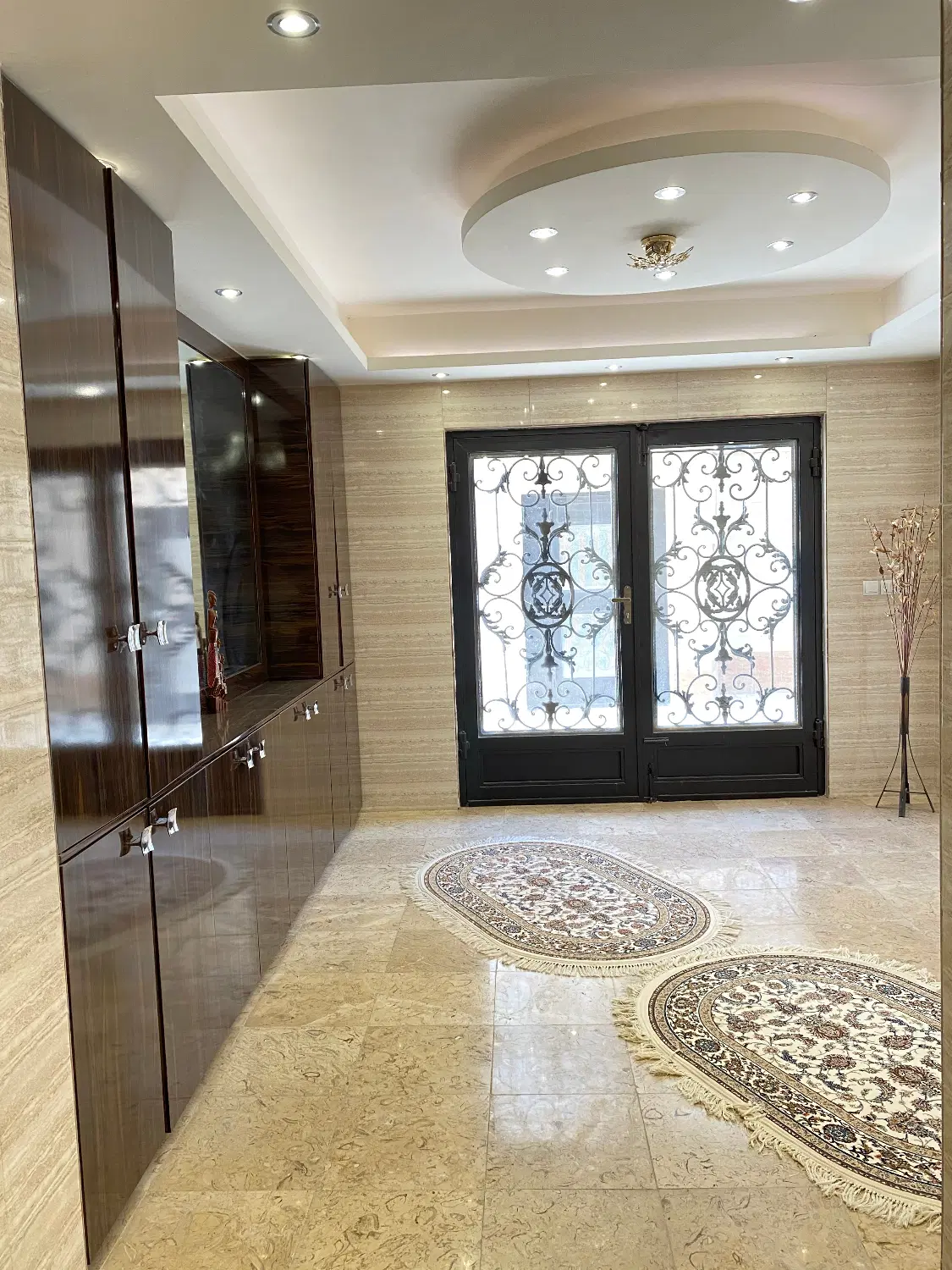 اجاره واحد در میدان کوهنورد