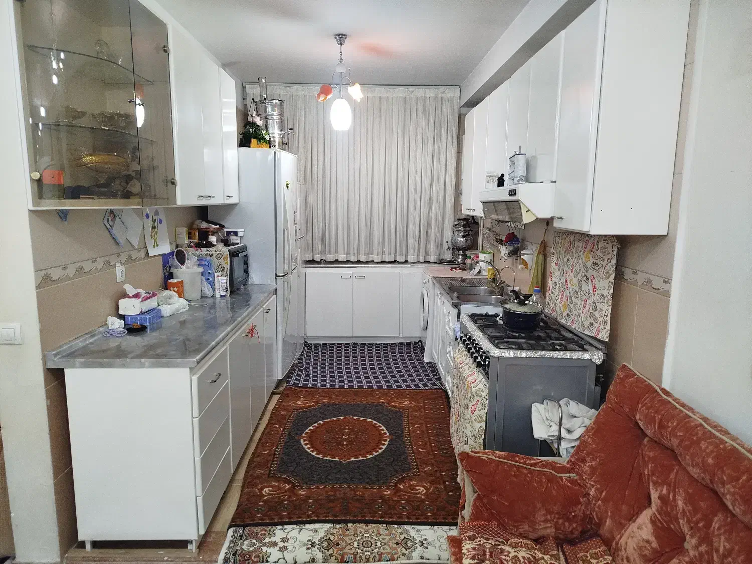 فروش آپارتمان مسکونی بهمراه بهارخواب وسرویس کامل