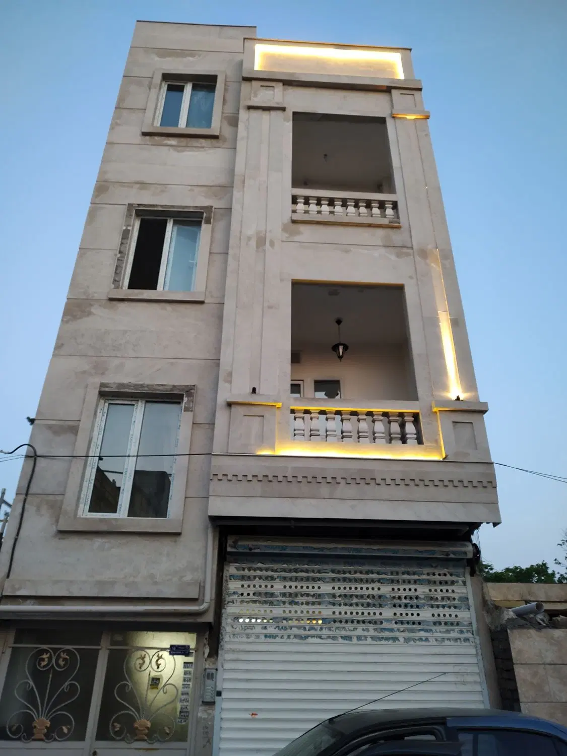 آپارتمان ۹۸متری در منزل آباد