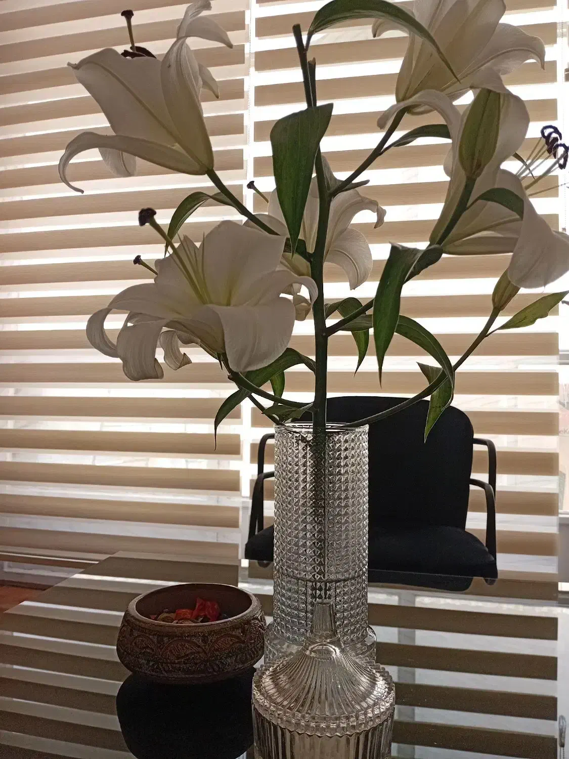 اجاره میز کار ناخن و مژه