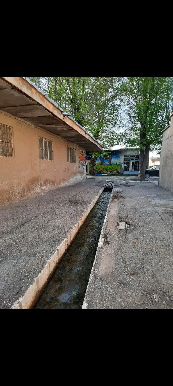 کلنگی سومین خونه ازاتوبان که وارد ناژوان میشید