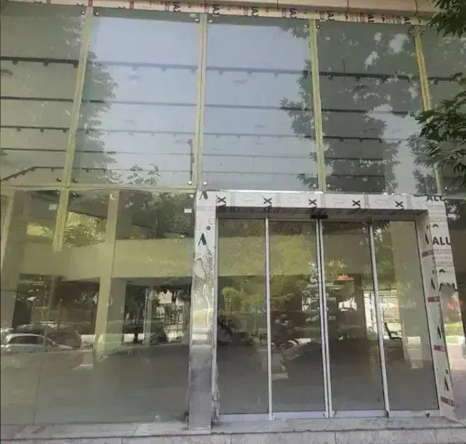 مغازه ۱۶۰ متری ادارات