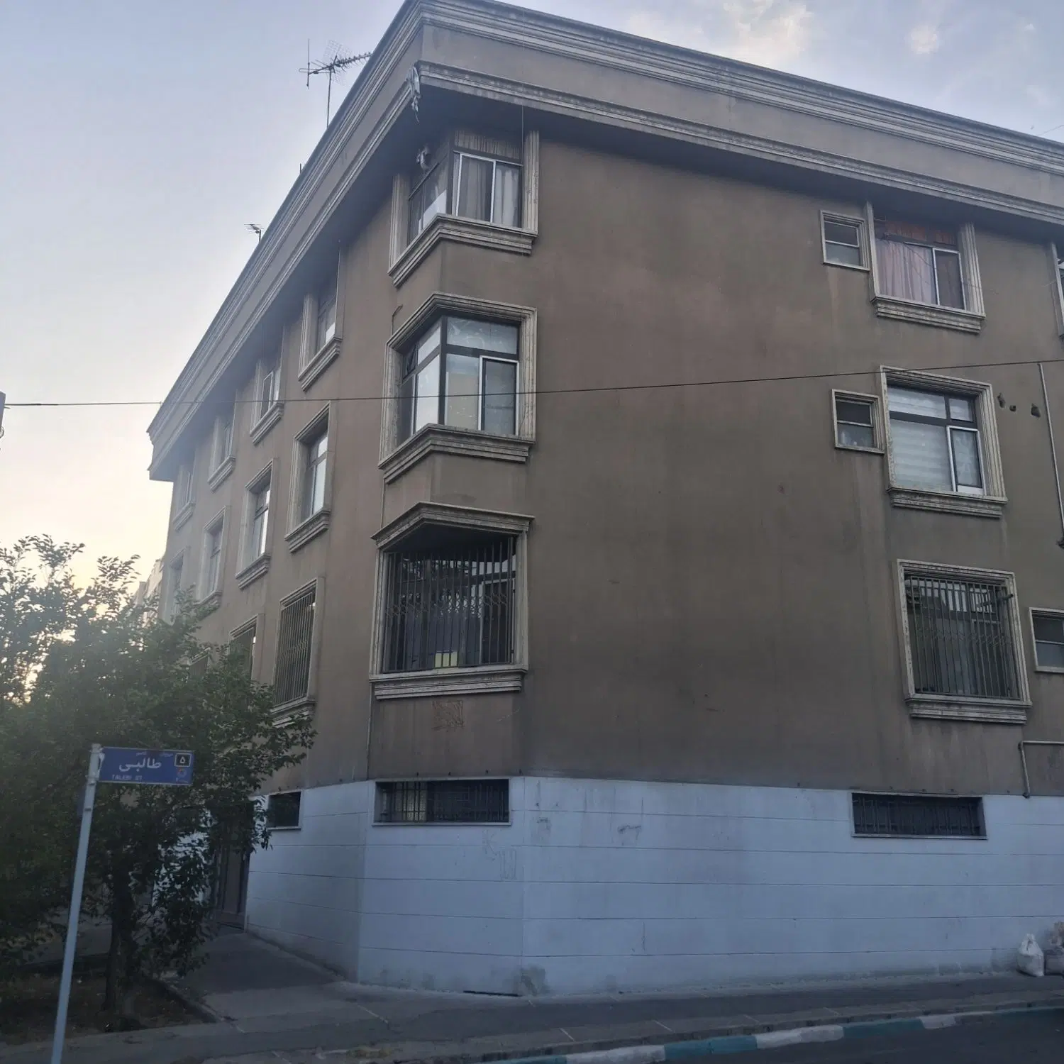 اجاره اپارتمان ۲۲۰ متری