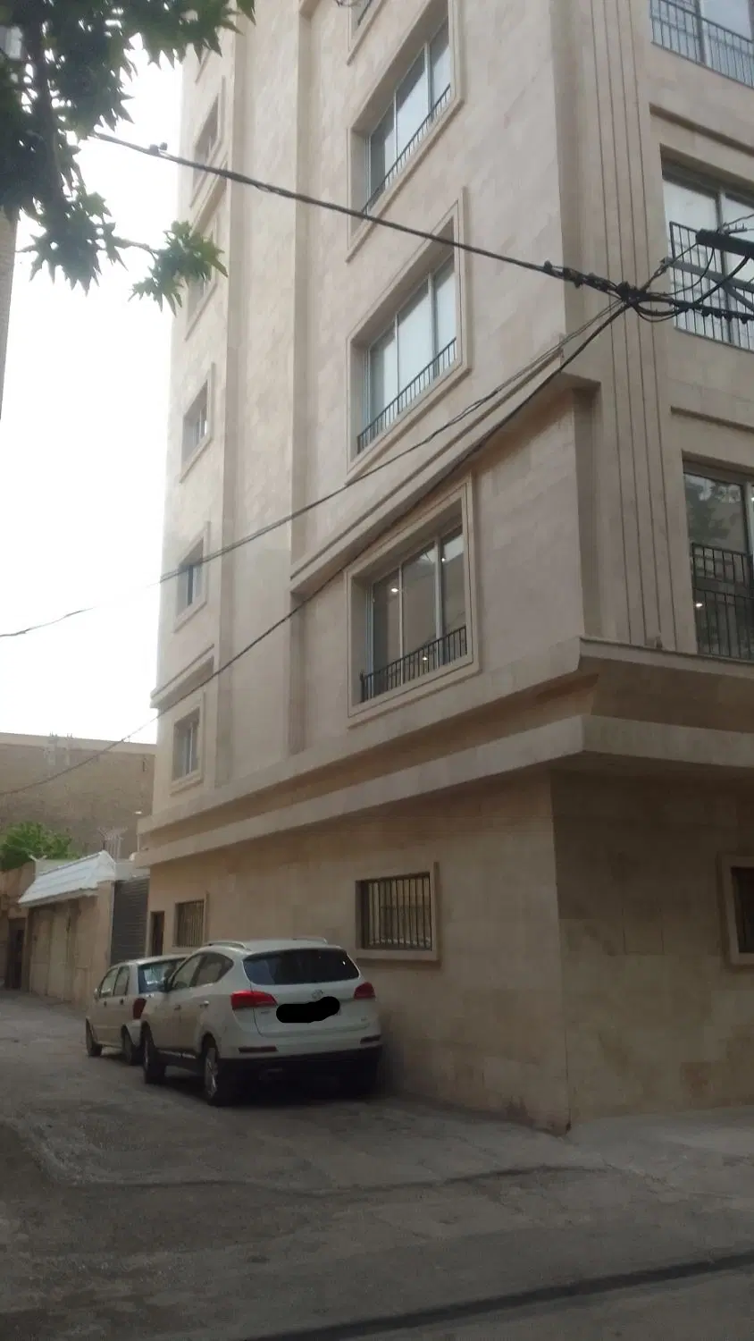 آپارتمان ۲۵۰متری ۴خواب نوساز سناباد