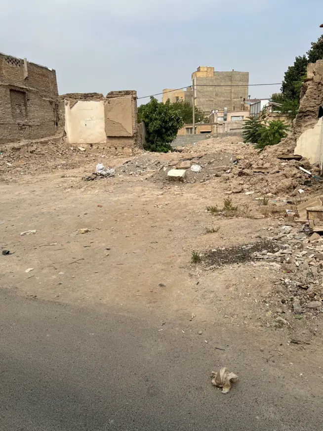 قطعه زمین ۴۳ متر ۳ بر مناسب ساخت و ساز