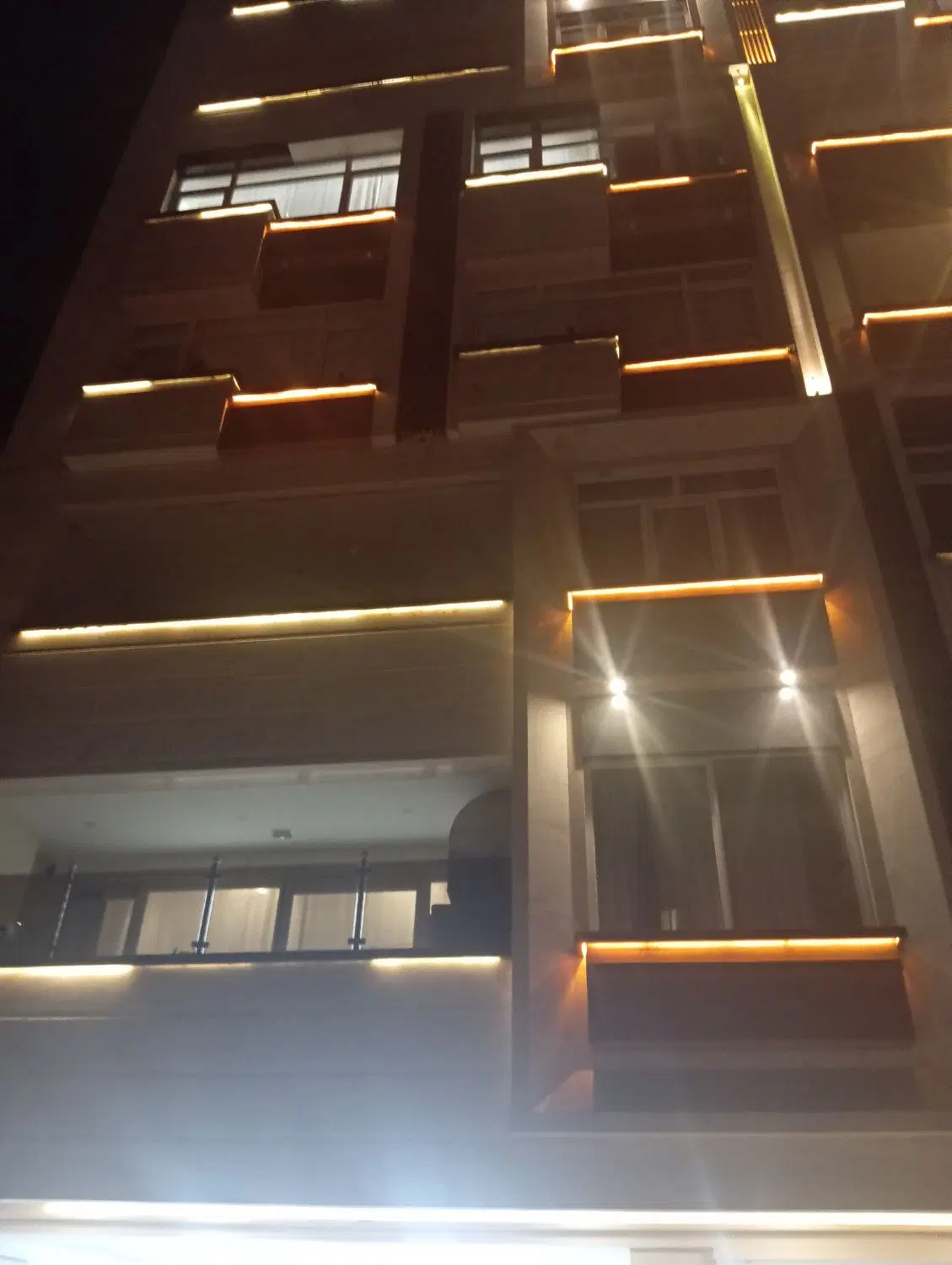 آپارتمان تکواحدی شخصی فول امکانات 212متری