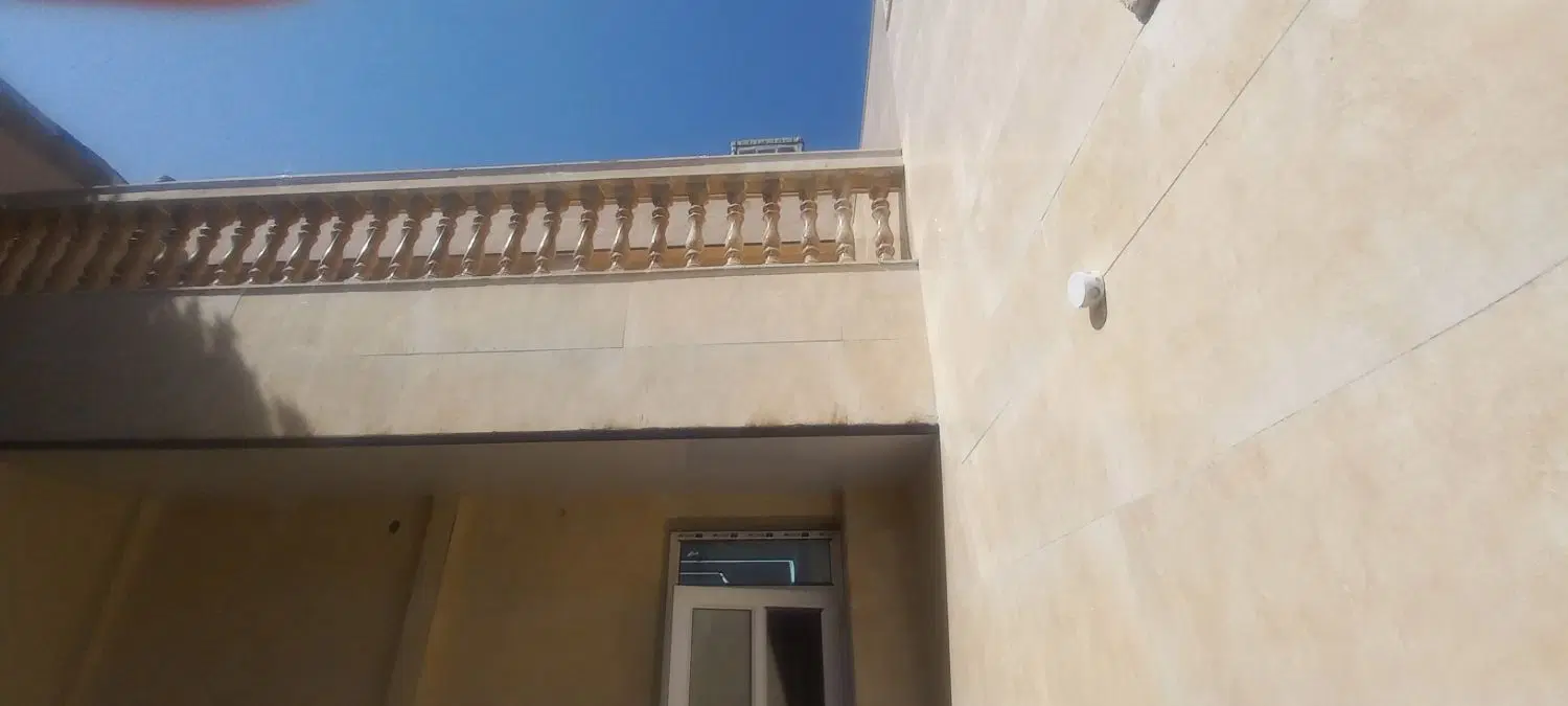 فروش منزل مسکونی درب از ساختمان