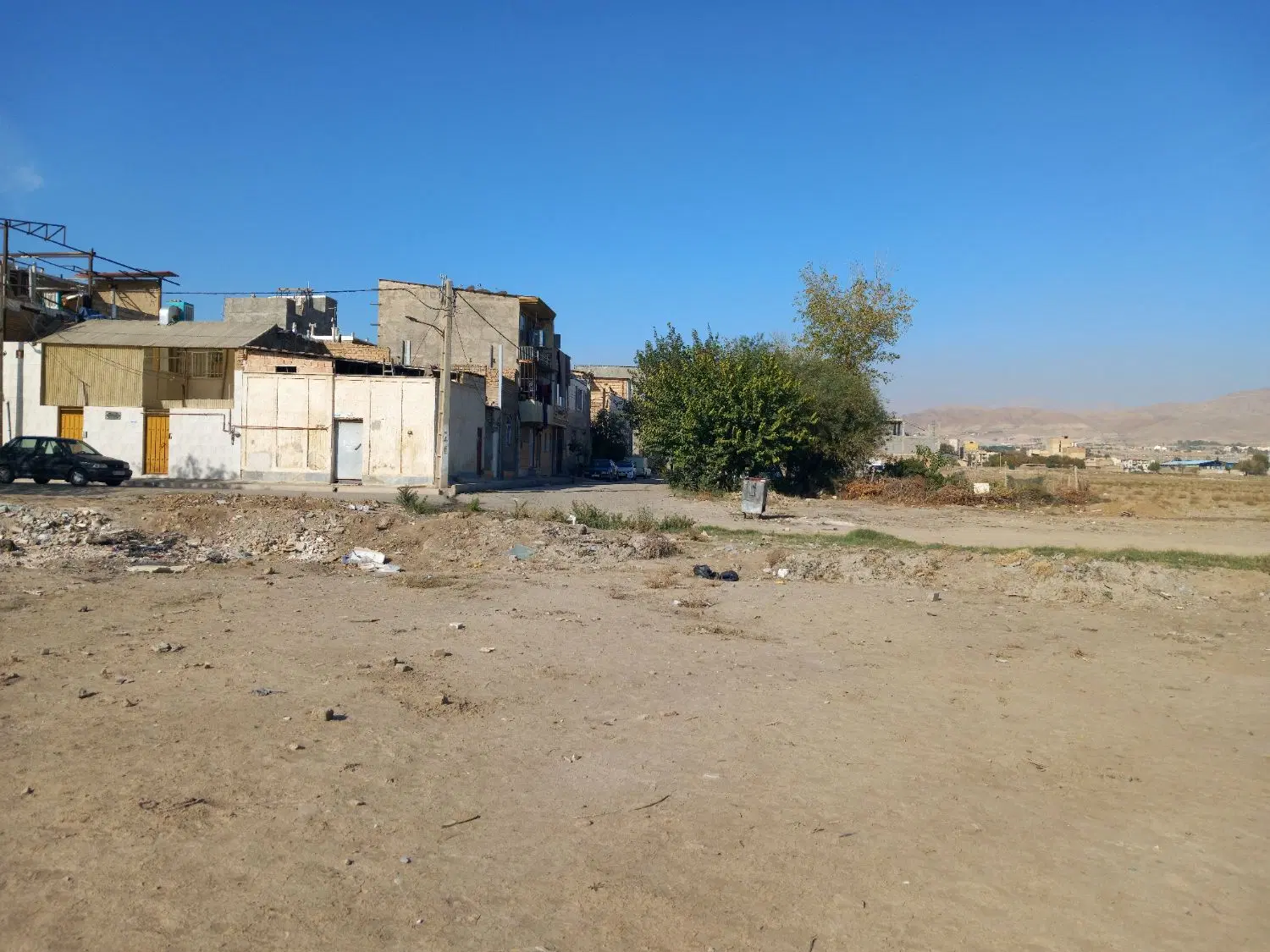 زمین کمالشهر