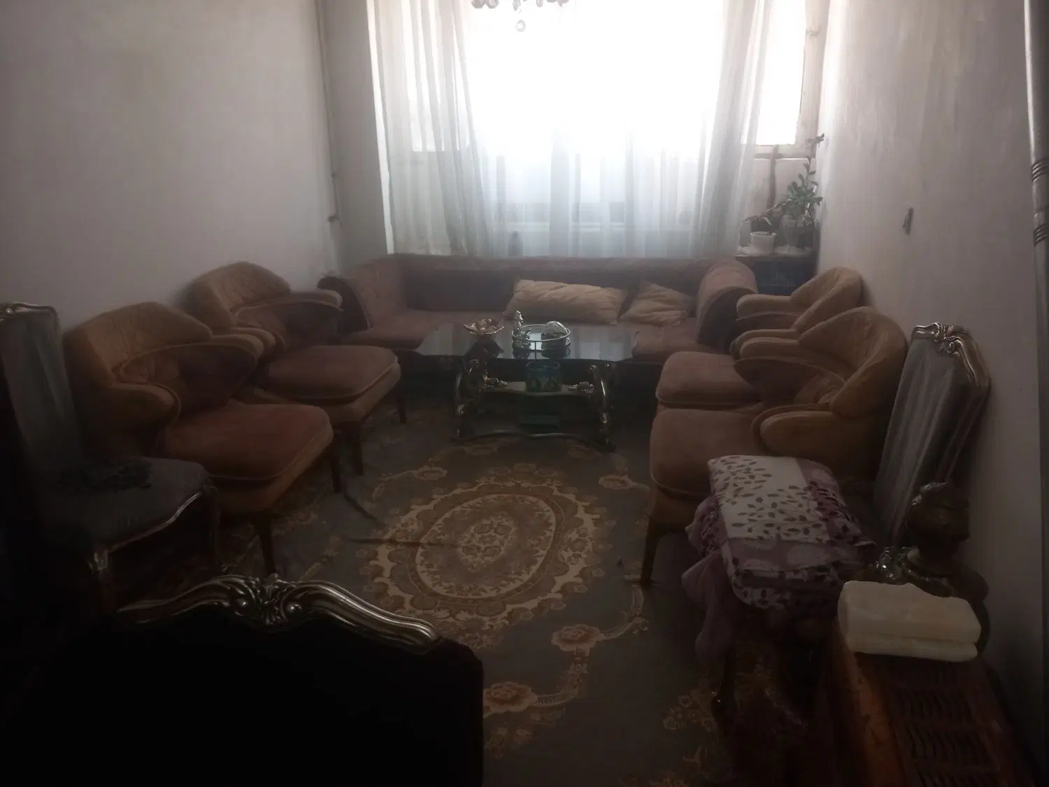خونه ۸۰ متری دو خواب طبقه همکف خیابان حافط