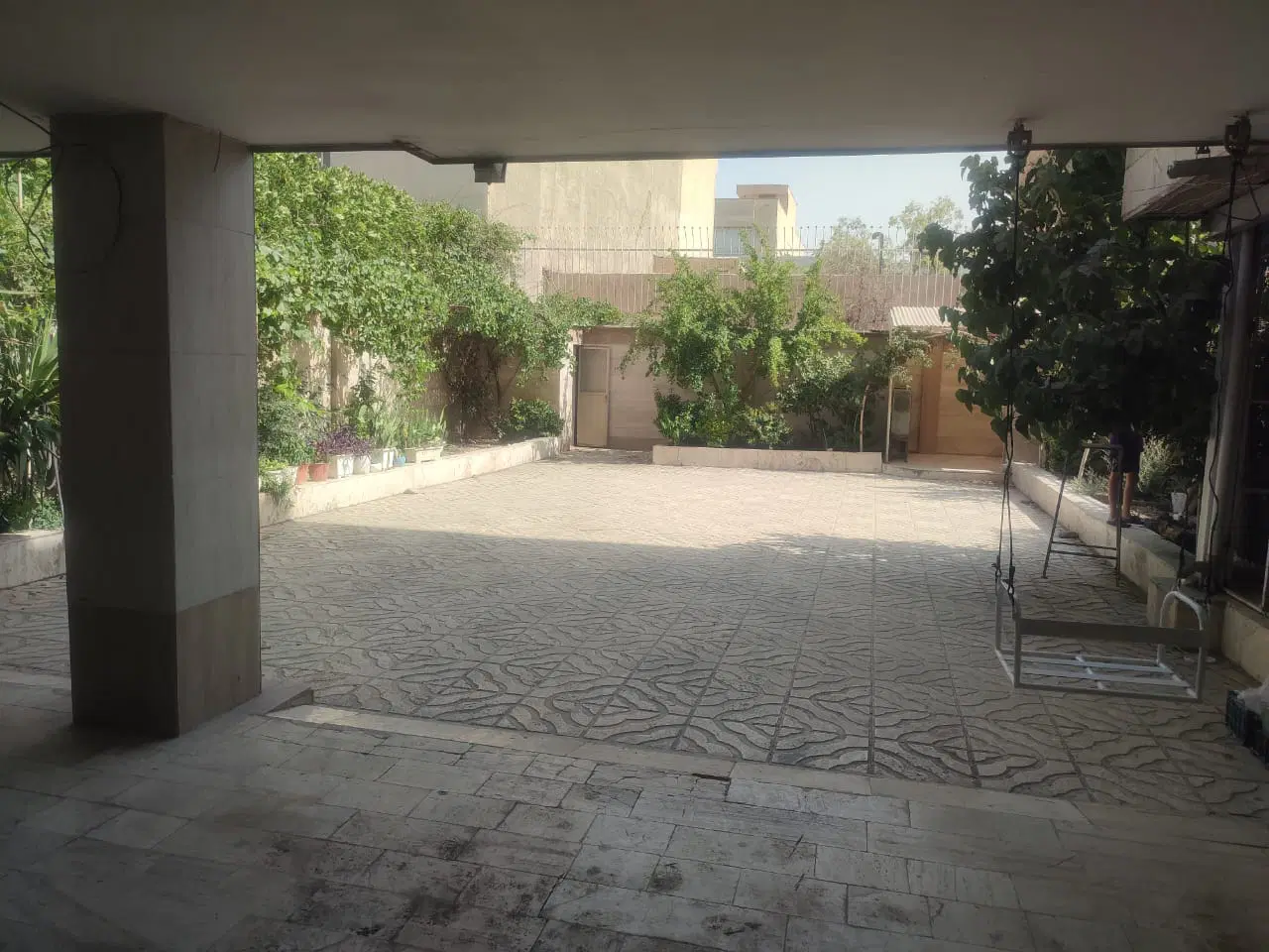 واحد ۱۳۳متری بنفشه ها