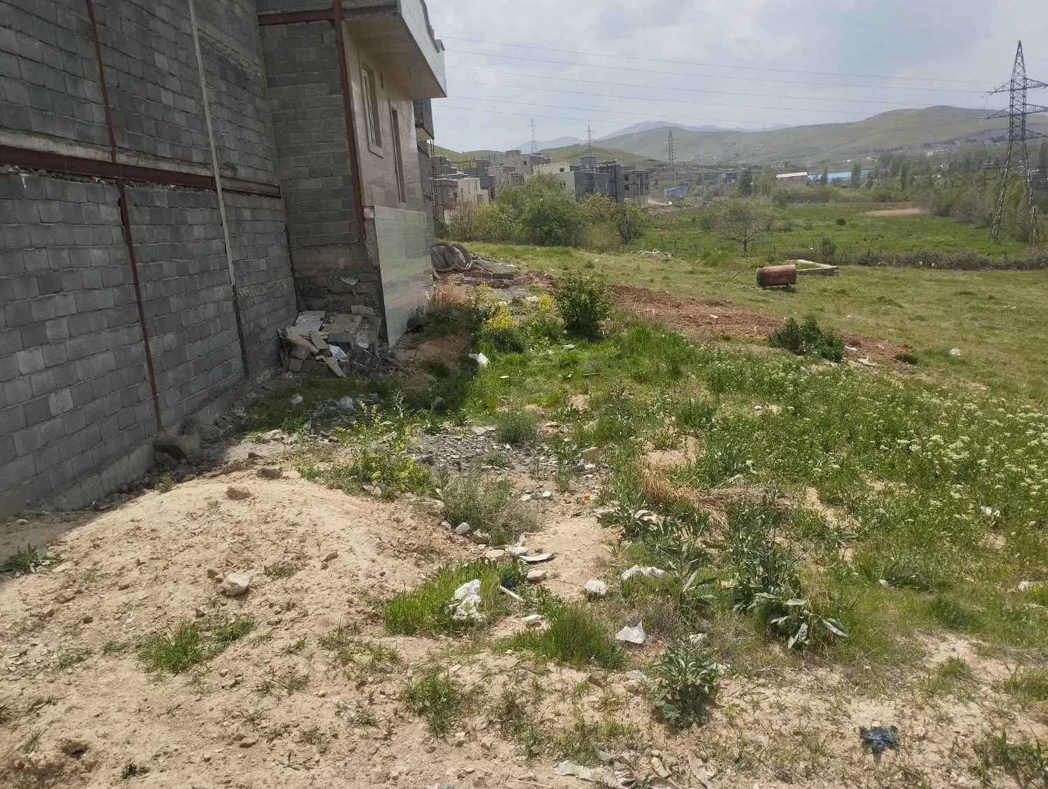 زمین مسکونی