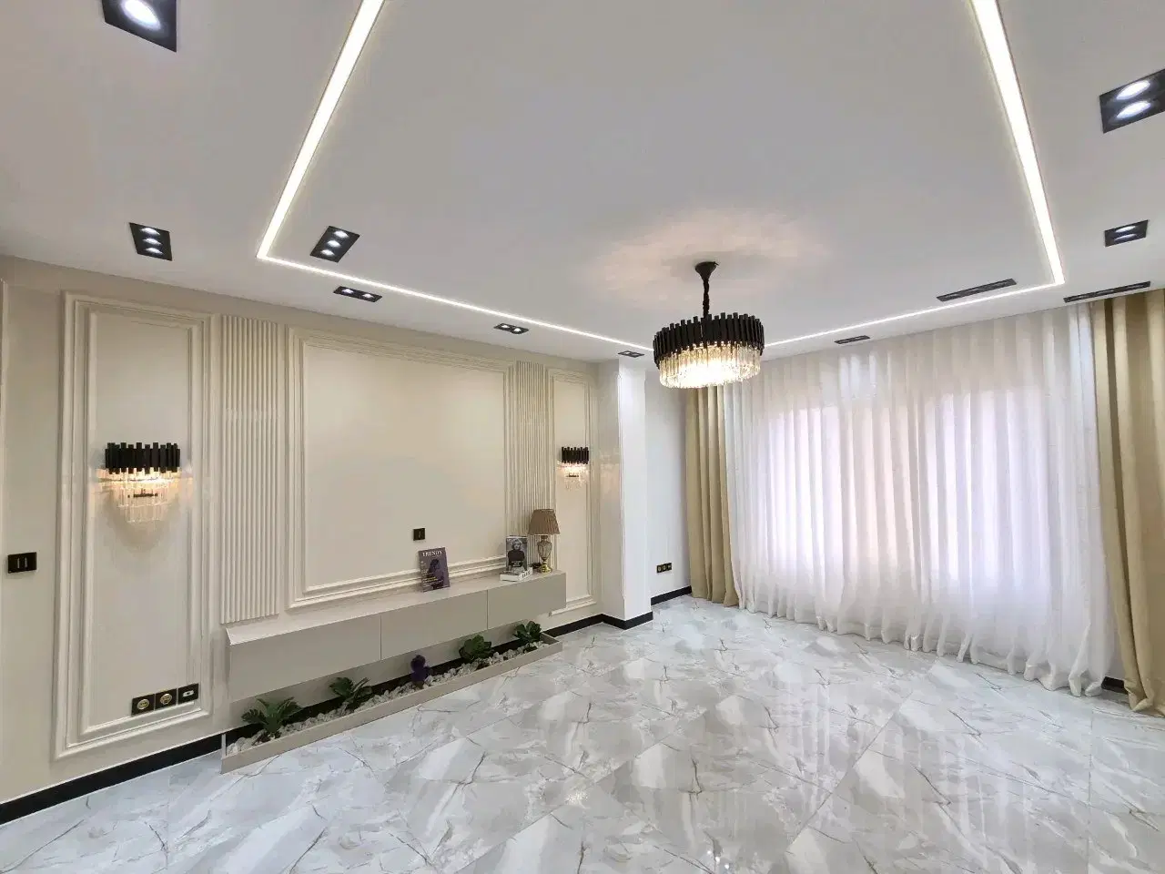 ۶۷مترنورگیر_فول دیزاین_پارکینگ‌سندی_تهاتر_روبه‌نما