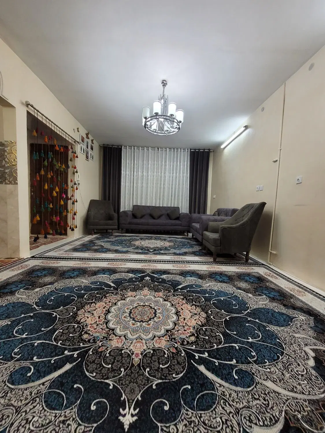 خانه ویلایی دوطبقه ونیم بادو درب ورودی جدا