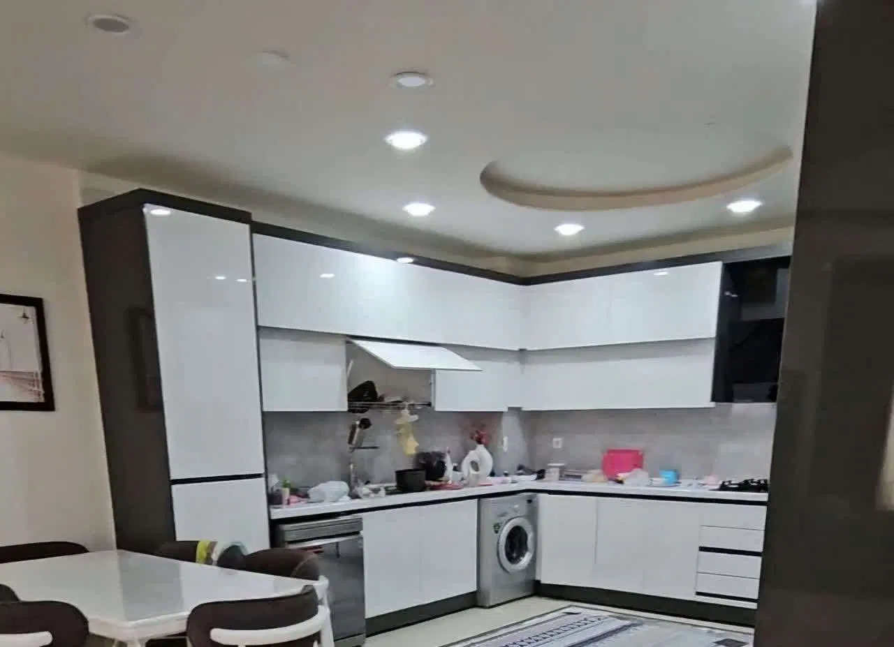 آپارتمان عمارت ایرونی