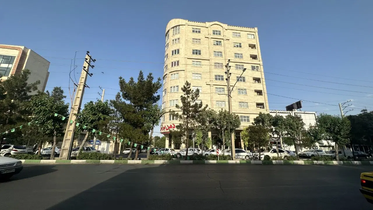 تجاری مسکونی بر زنبیل آباد ۴طبقه بی نظیر