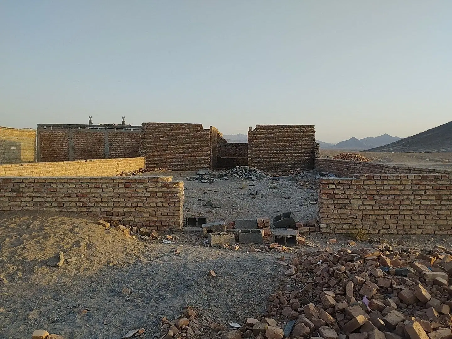 زمین فروشی کالیکه