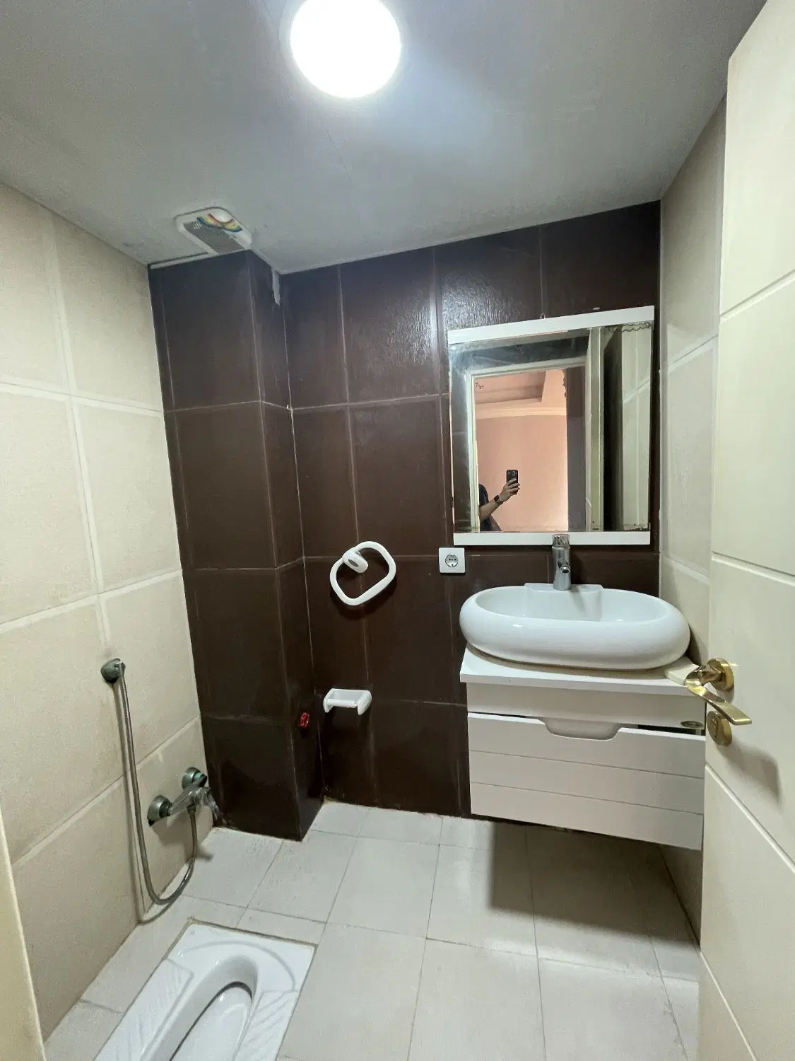 ۱۱۵متر_فول امکانات_سند دار_۳ ساله رشتیان جنب بلوار
