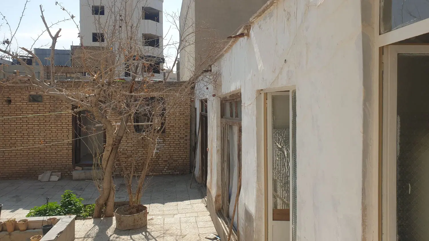 خانه قدیمی دربست ۲۳۰متر باامکانات کاوه ۴راه باهنر