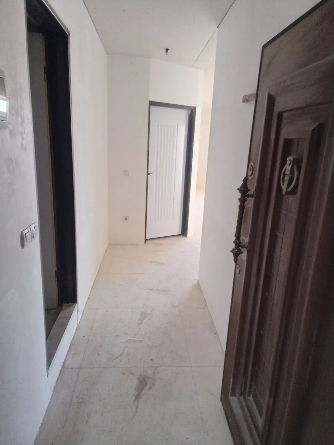 آپارتمان دوخوابه کلید نخورده برج سیمرغ