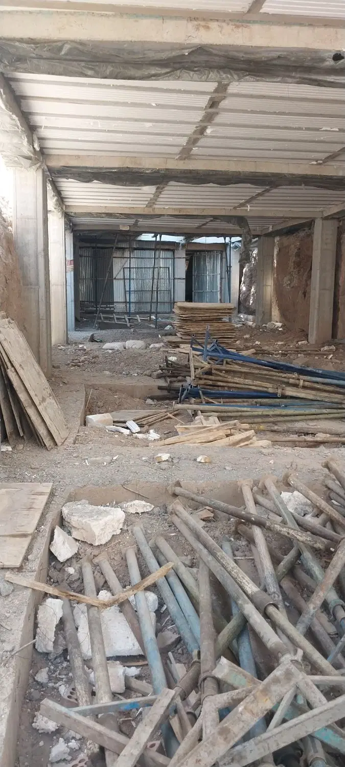 اجاره ۳۰۰متر زیر زمین نیم کاره درمرکز شهر