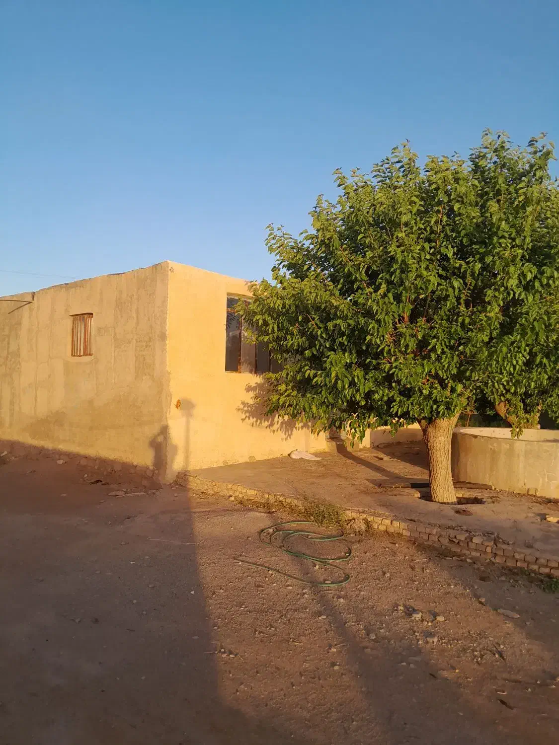 دامداری .خانه باغ .زمین