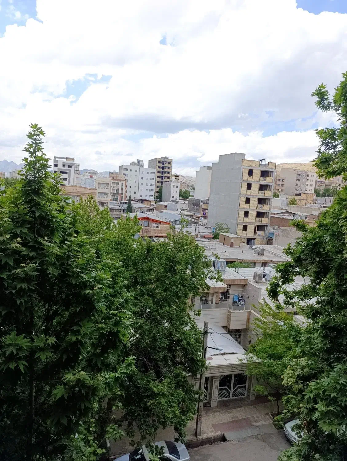 آپارتمان با شرایط  در خیابان جلال