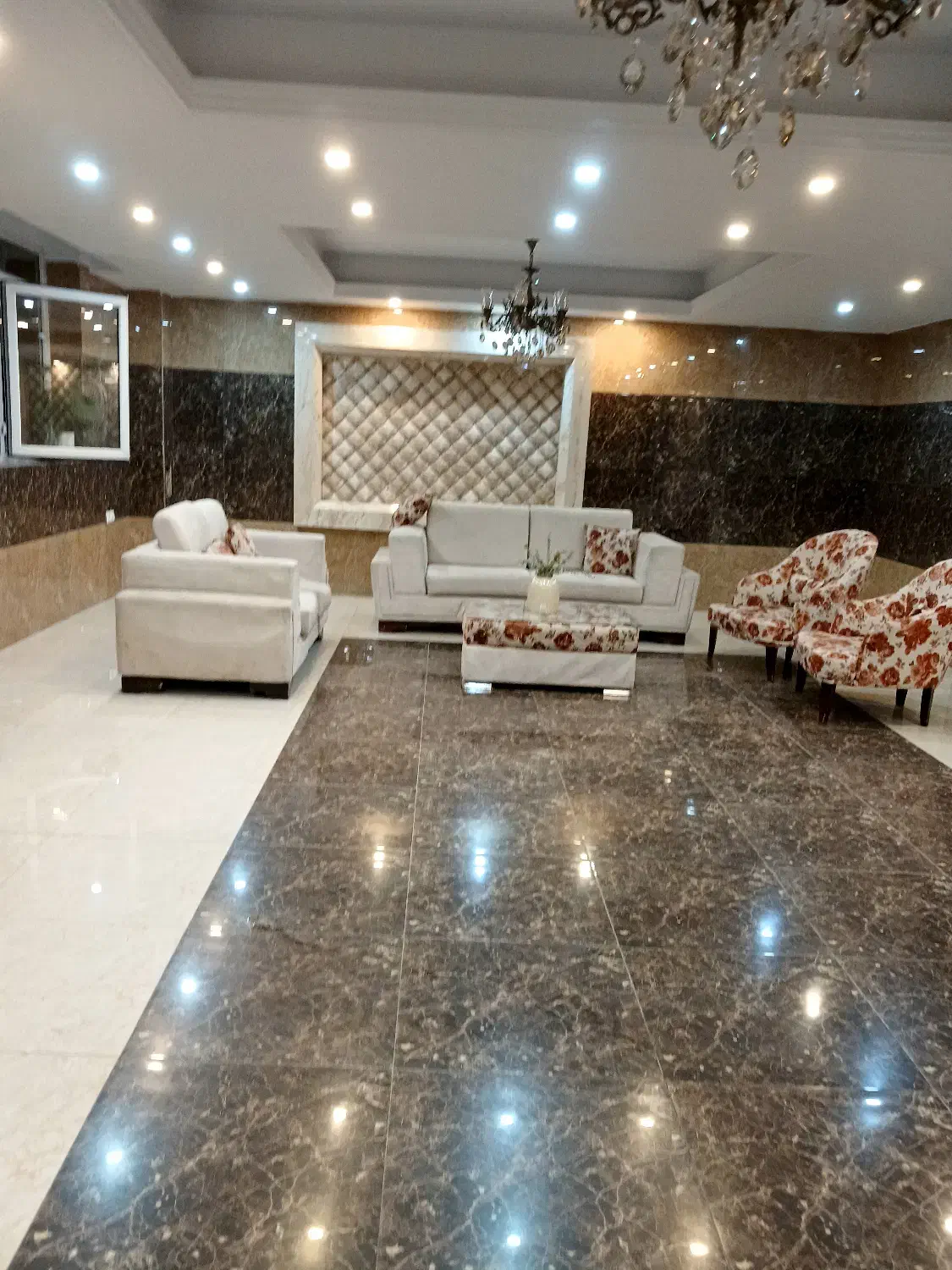 آپارتمان استخر دار