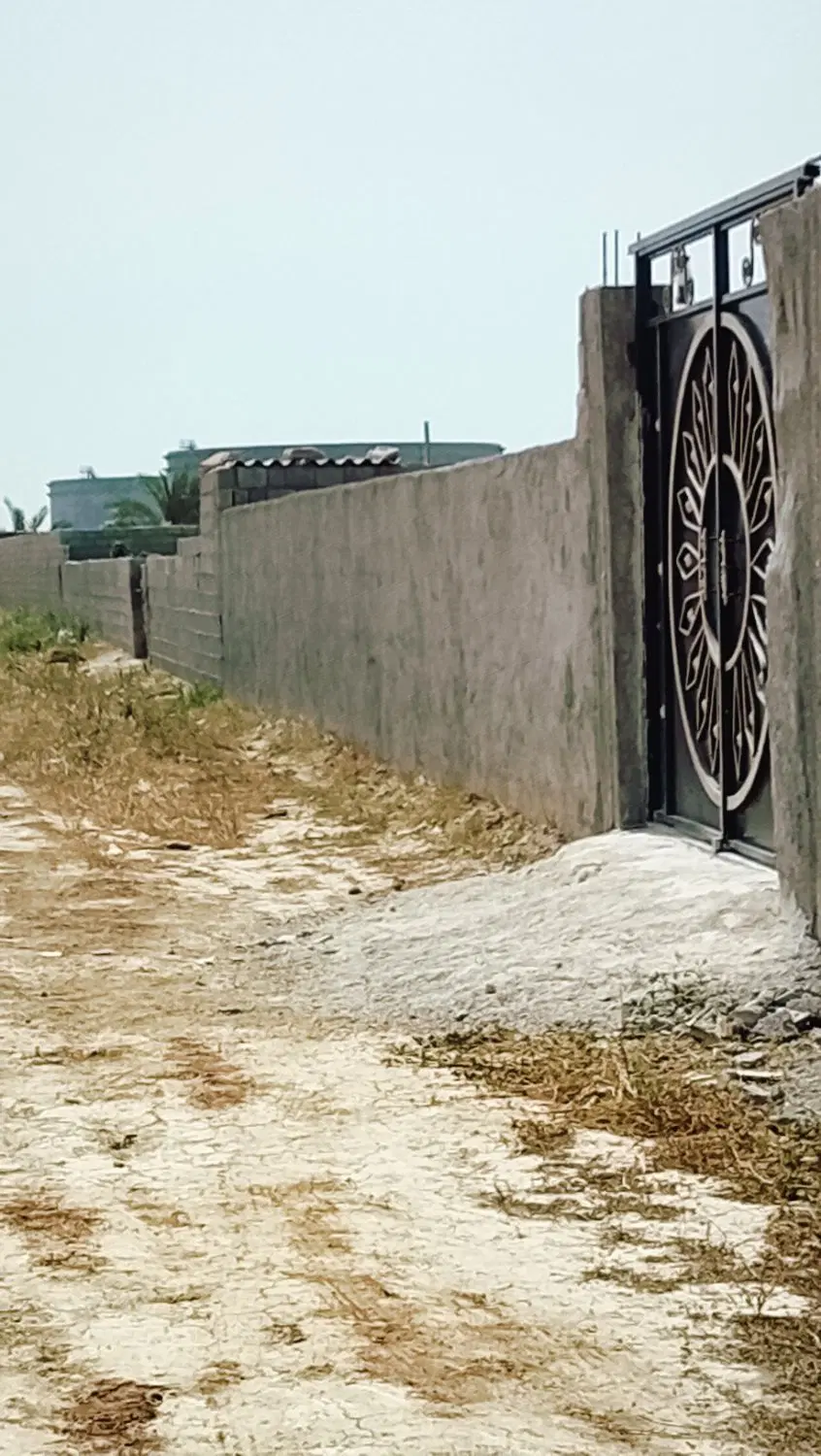 زمین فروشی