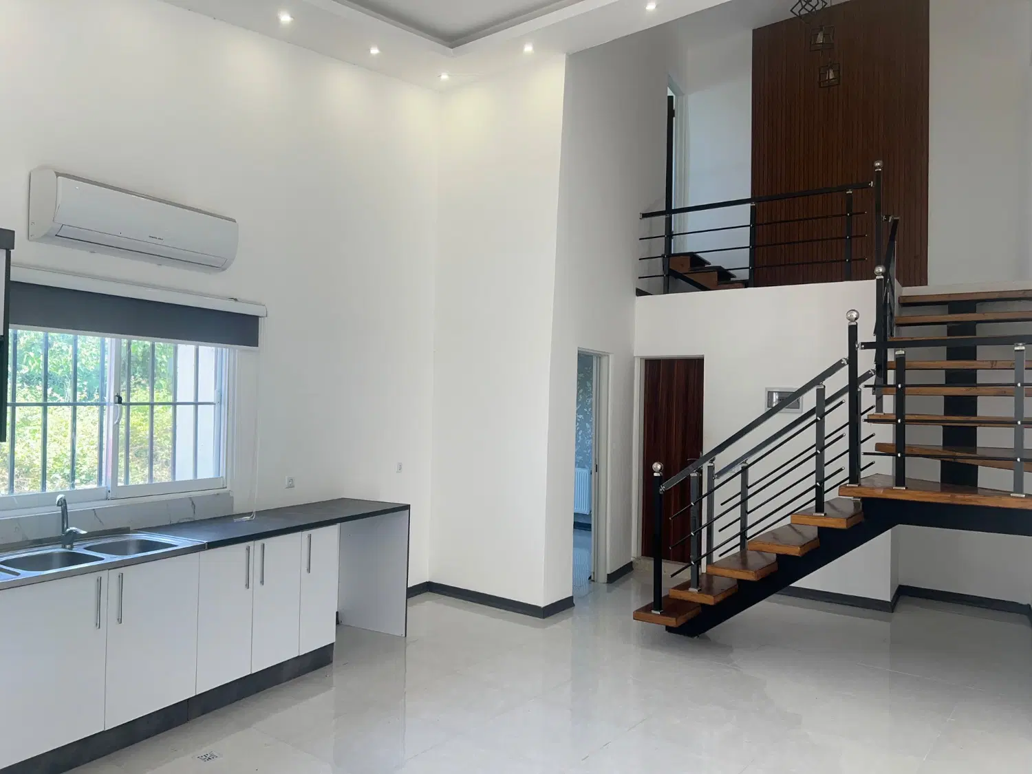 دوبلکس ۲۲۰متری شهرکی ۴میلیارد کل
