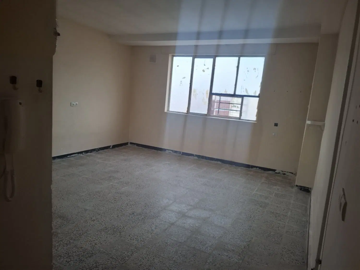 اجاره مسکن مهر طبقه3 جفت مغازه جلال تکمیل