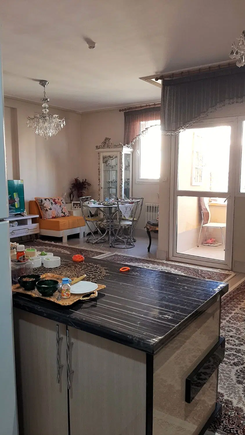 معاوضه مسکن مهر و دوباب مغازه با منزل حیاط دار