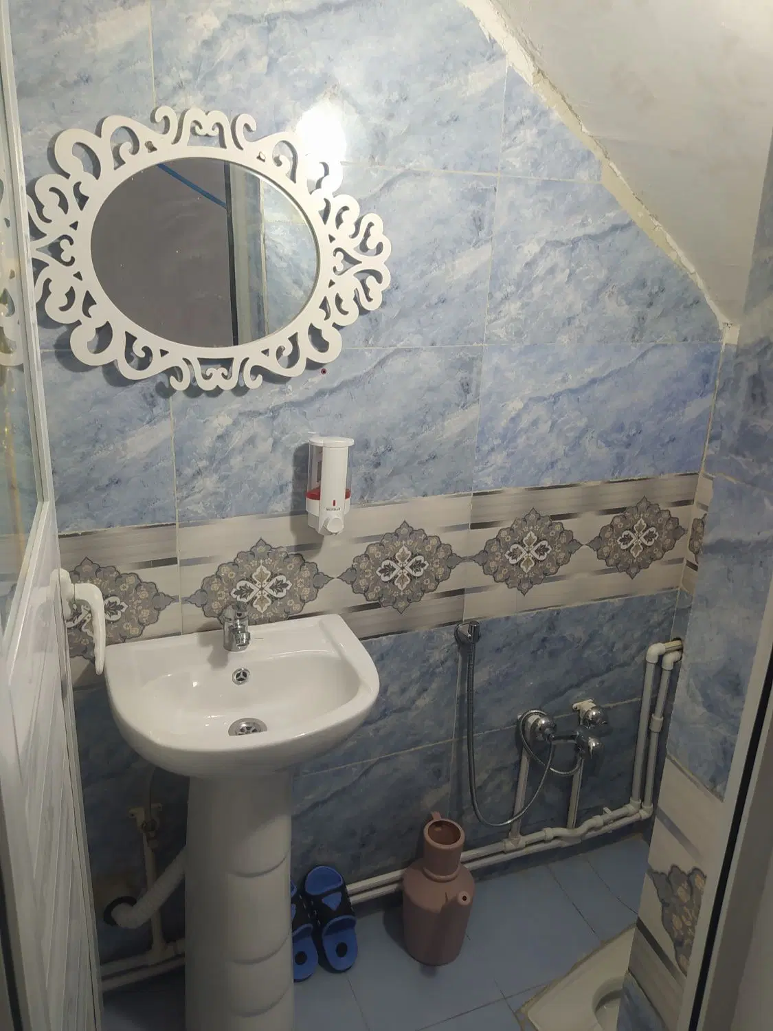خانه دو طبقه ننله