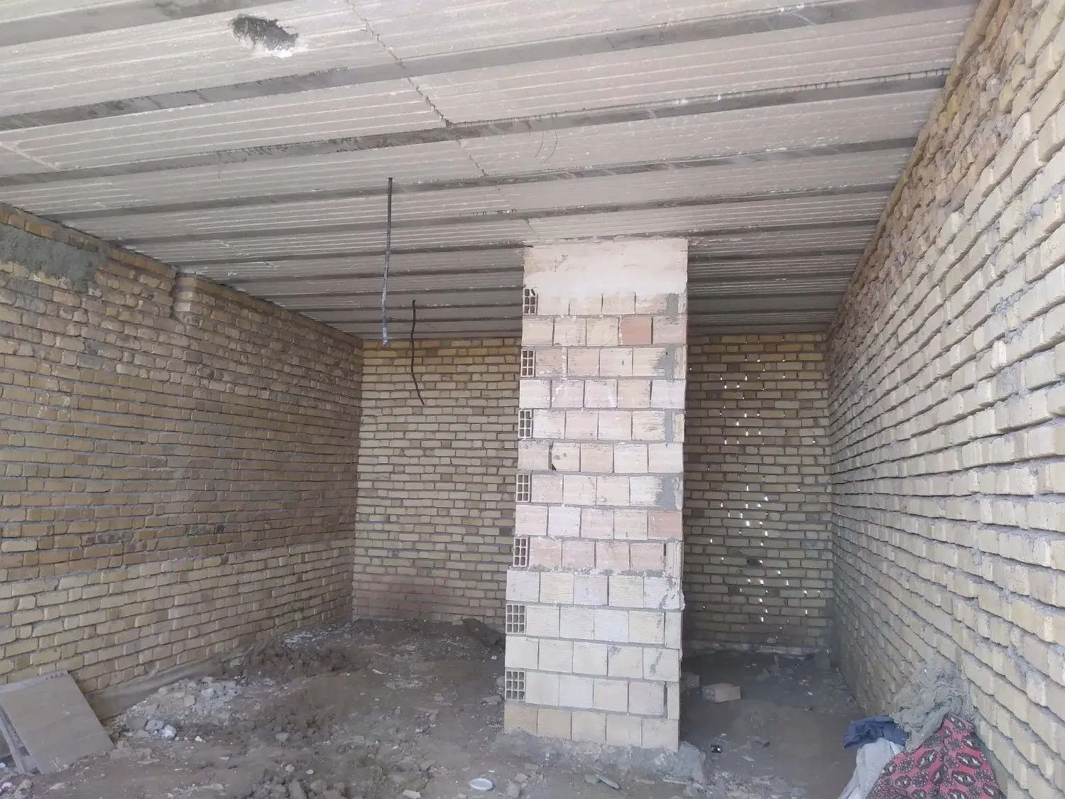 خانه نوساز نیمه کاره ده پهن