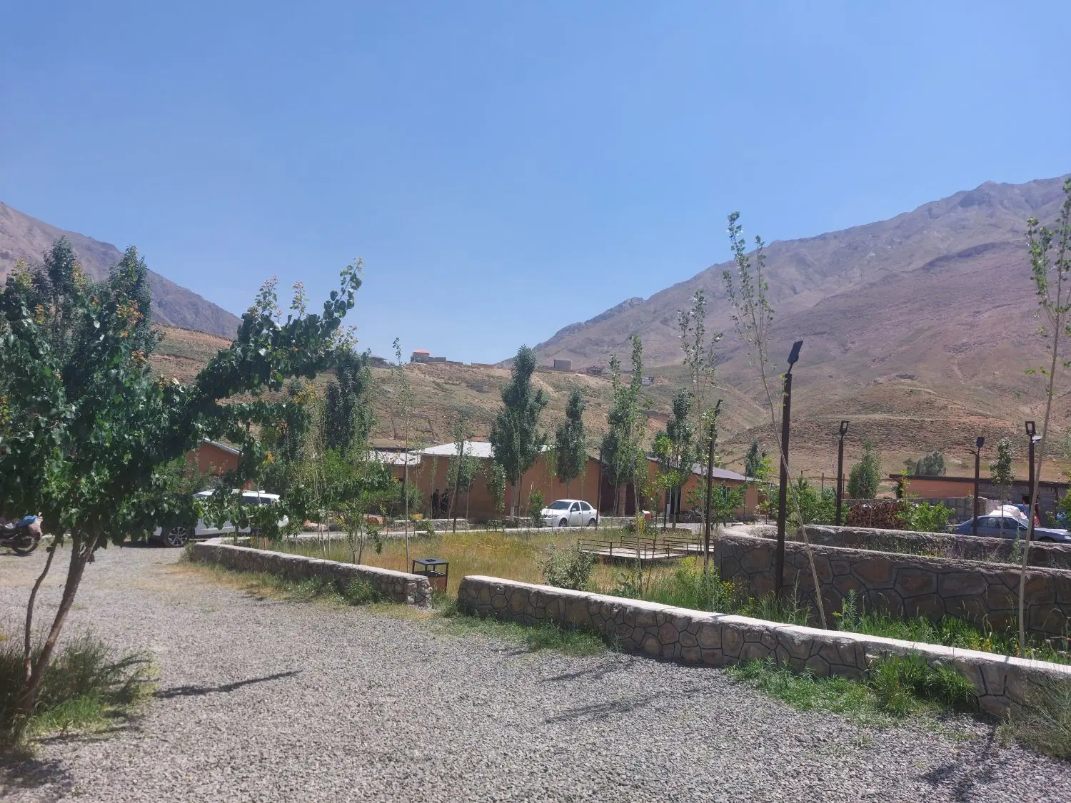 اقامتگاه بومگردی دهکده کاهگلی پلور