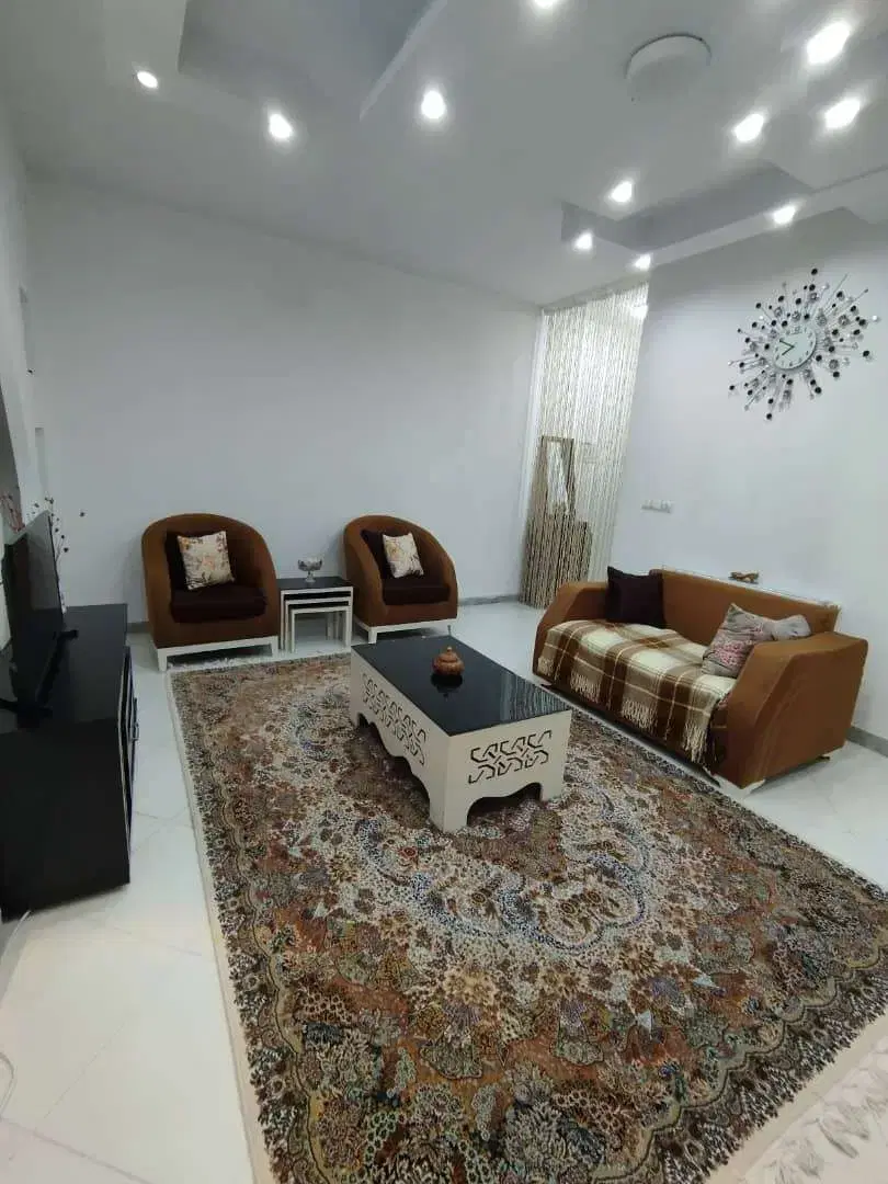 همکف جنب بیمارستان امام حسین   پارکینگ