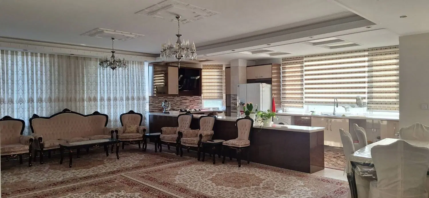 آپارتمان۱۴۲متری۳خواب_با پارکینگ_آسانسور_انباری