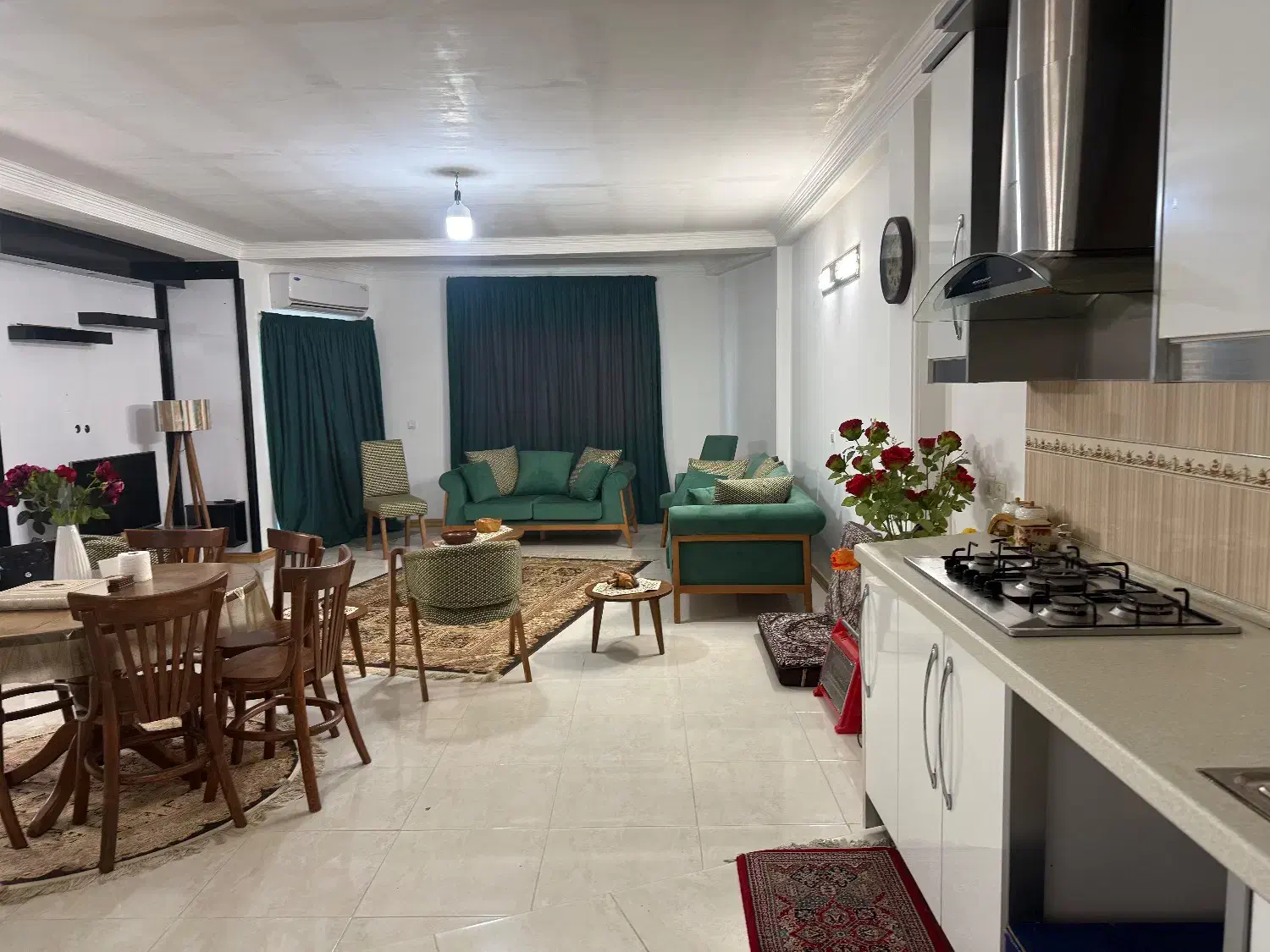 آپارتمان  ۱۰۲متری با پارکینگ اختصاصی