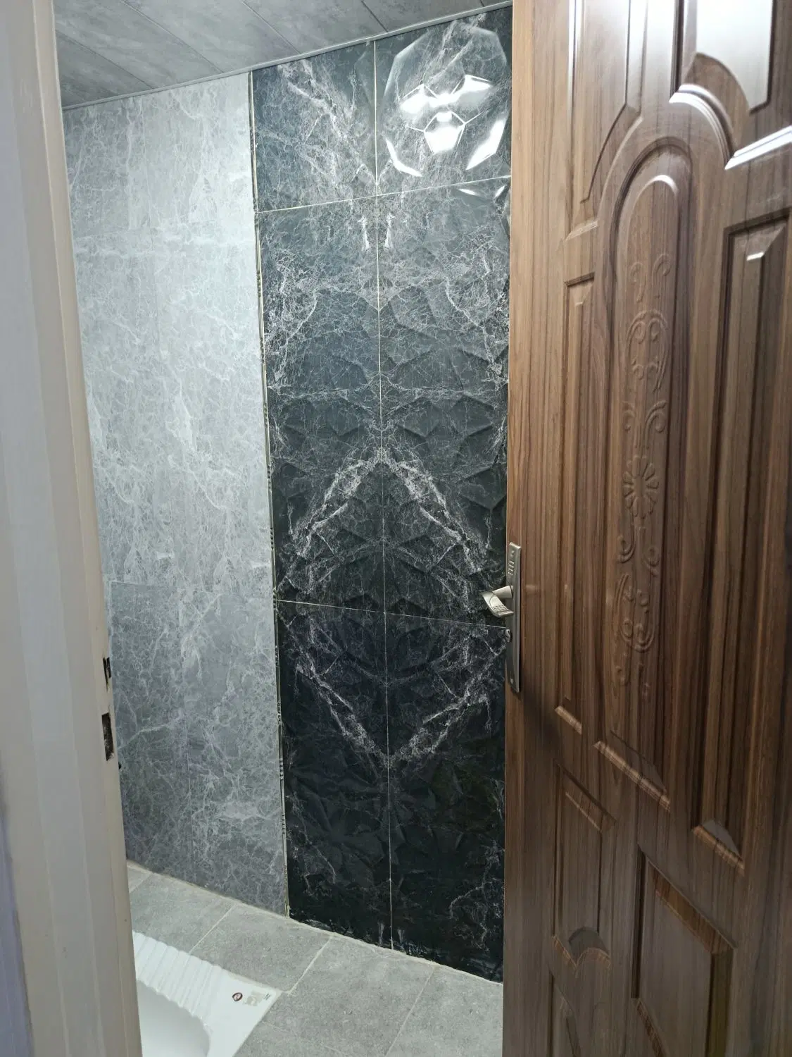 120مترخانه آپارتمانی با حیاط، 3طبقه،پارکینگ دار