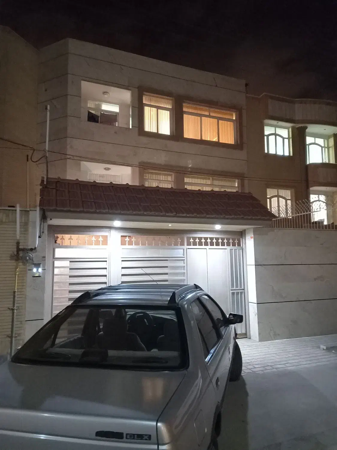 ویلایی سه طبقه کوی ولیعصر