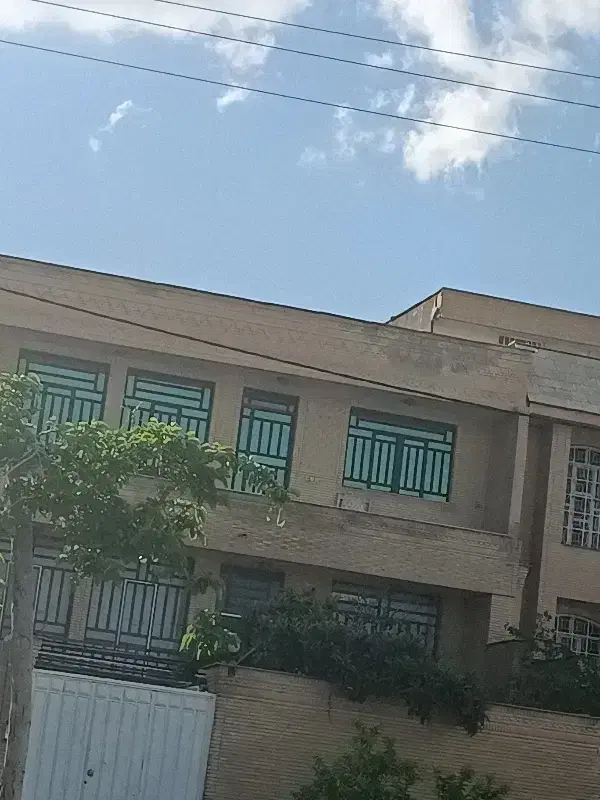 منزل 200متری شهرک گلستان درب حیاط