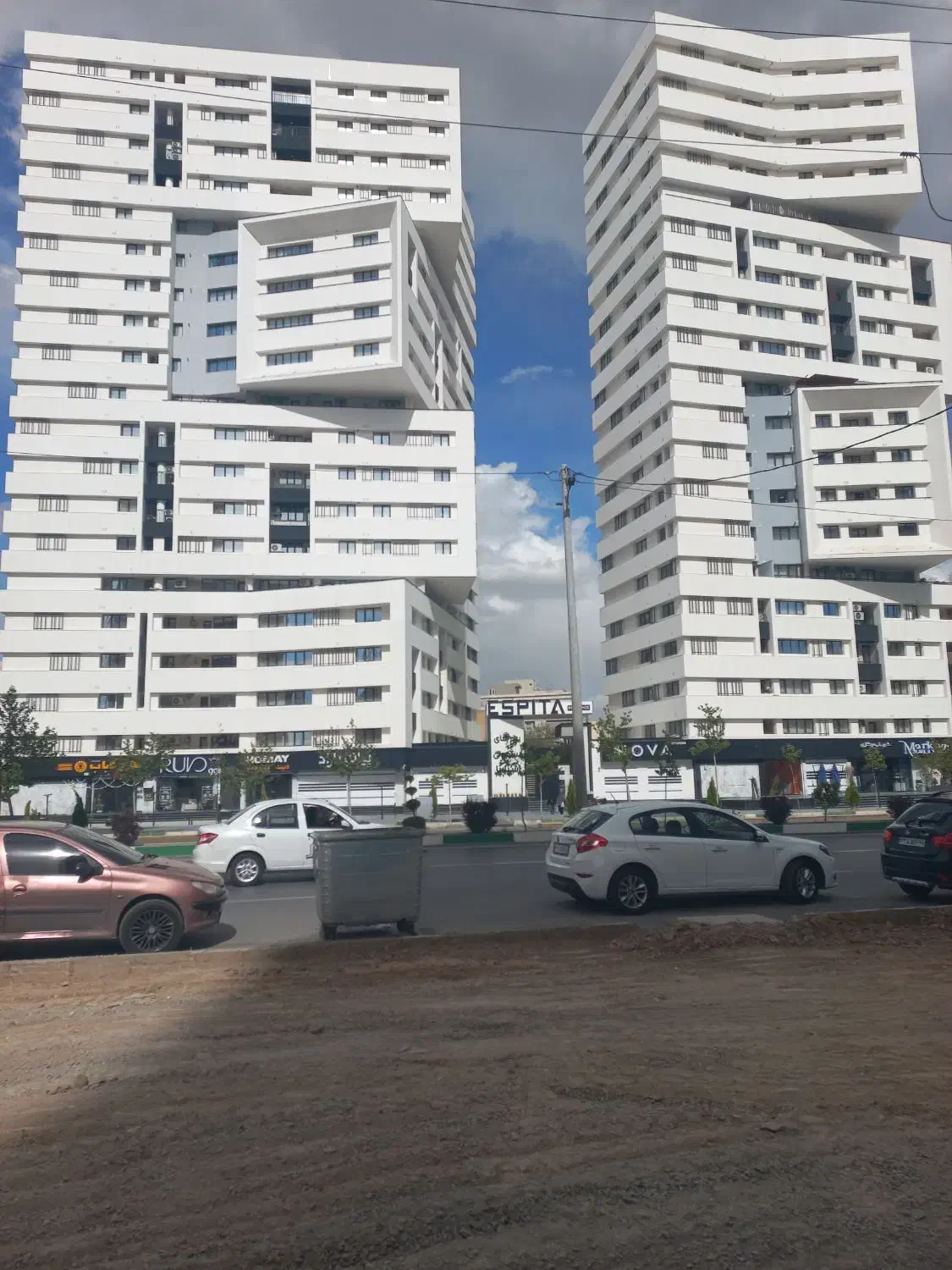 اجاره ۱۱۷ متری برج دوقلو (دادگستر)