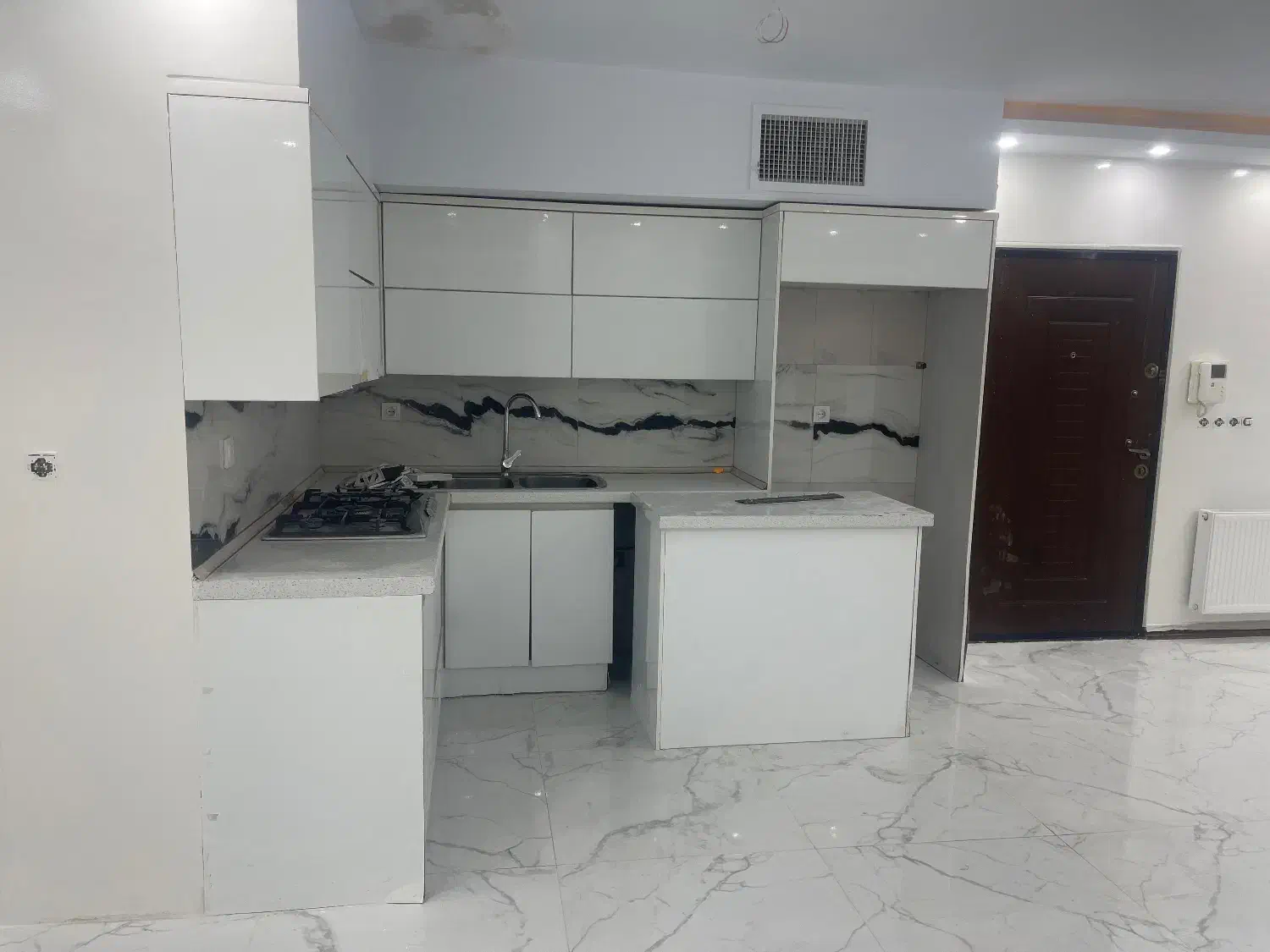 جمالزاده جنوبی نو فلاح ۶۰ متر با پارکینگ و انباری