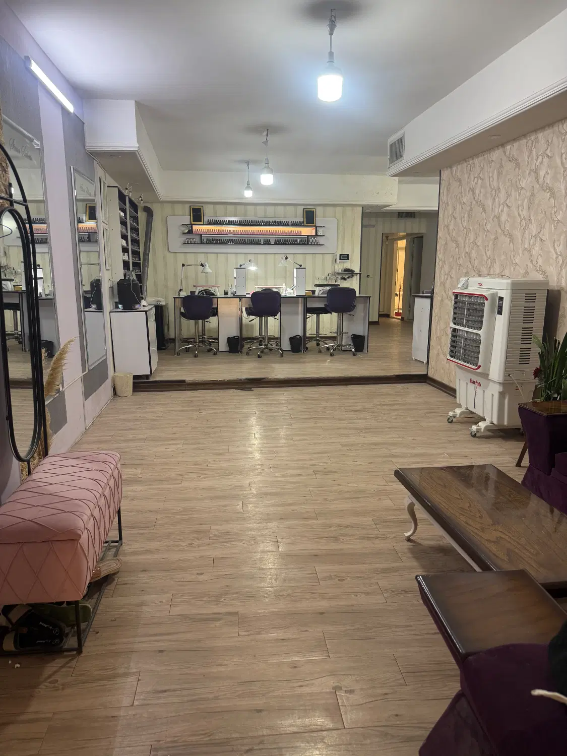 ۳ واحد ۱۴۰، ۱۲۰،۷۰ متری جهت دفتر ، سالن و مسکونی