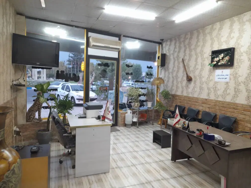 فروش۵۶۲متر ویلایی خوش نقشه بهمراه دو باب مغازه