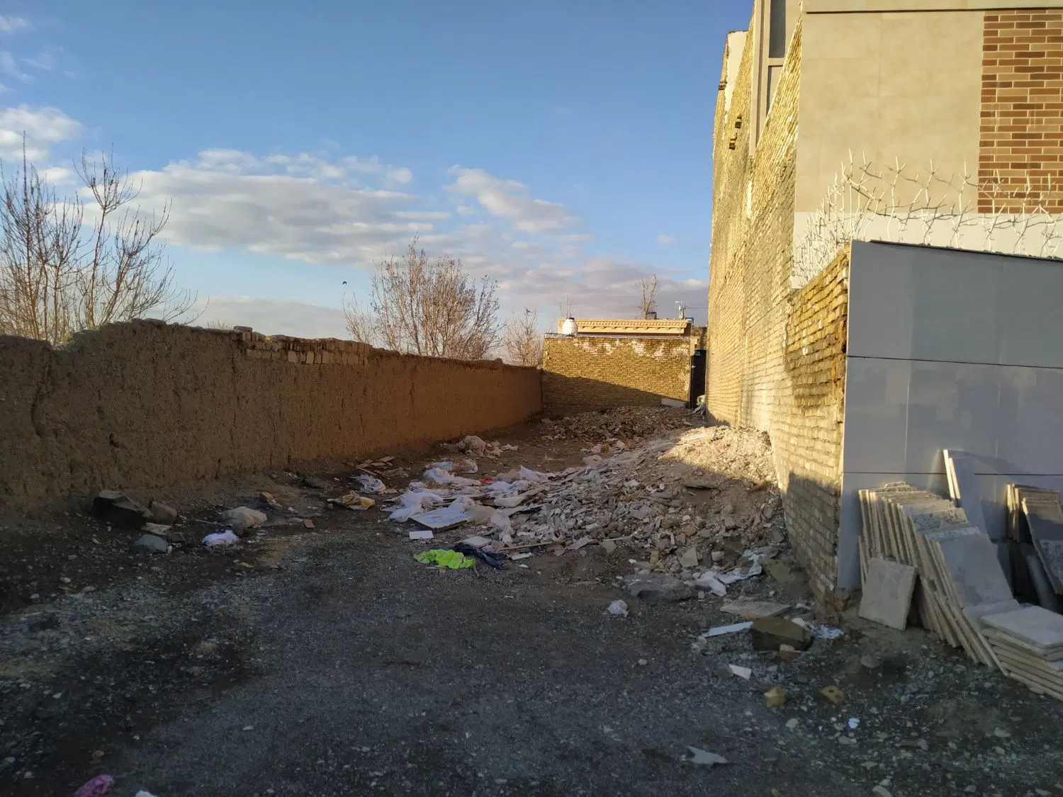 زمین فروشی دومعبر