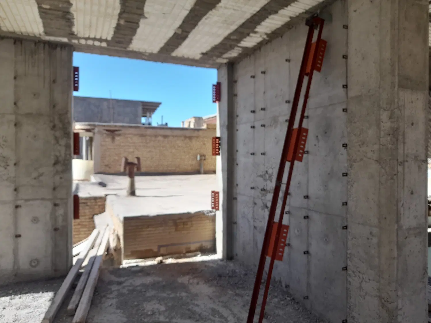 فروش یا معاوضه سفت کاری