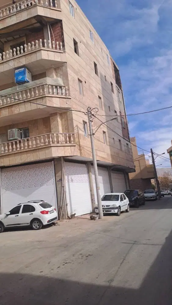 واحد ۱۲۰متری در چمران